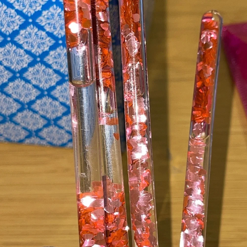 GLAMIERRE Pink Luxe Flow Glitter Hearts Eye Brush